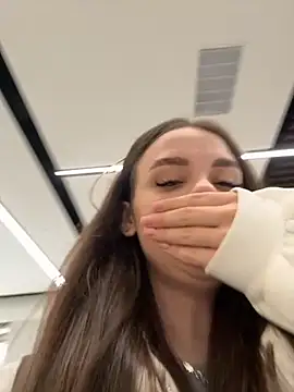 Snapshot of KristiRich chatting on November 3, 2025, 8:29 am KristiRich online show from November 3, 2025, 8:29 am