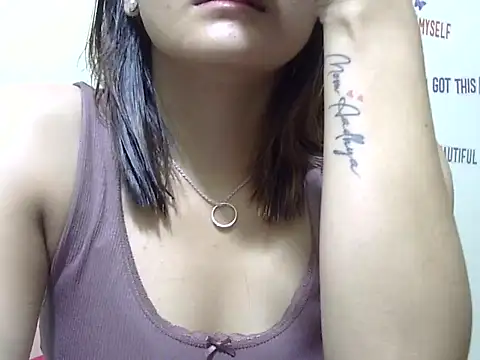 Snapshot of maira_33 chatting on April 10, 2026, 1:51 pm maira 33 online show from April 10, 2026, 1:51 pm