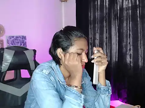 Samanta 777 online show from February 3, 2026, 7:52 pm