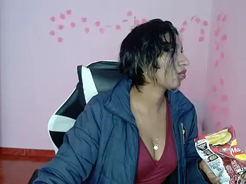 Samanta 777 online show from December 15, 2025, 8:25 pm