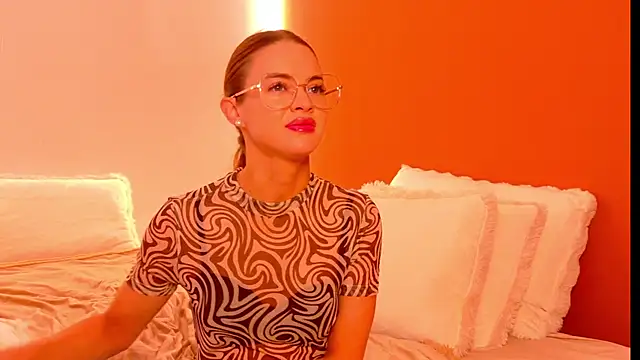 Snapshot of Mirra_ chatting on January 7, 2026, 6:07 am Mirra online show from January 7, 2026, 6:07 am