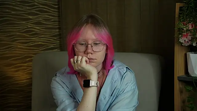 HanVertz online show from November 2, 2025, 5:23 am