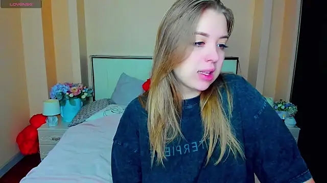 Snapshot of AlexissMmm chatting on November 8, 2025, 8:07 am AlexissMmm online show from November 8, 2025, 8:07 am