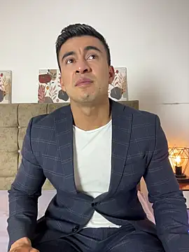 Chris Clarck online show from December 14, 2025, 8:03 pm