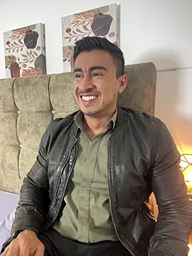 Chris Clarck online show from November 18, 2025, 7:28 pm