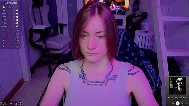 RetroMarie online show from November 12, 2025, 1:32 am