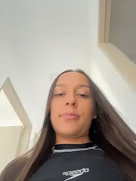 Brunettecollins05 online show from January 17, 2026, 7:39 pm