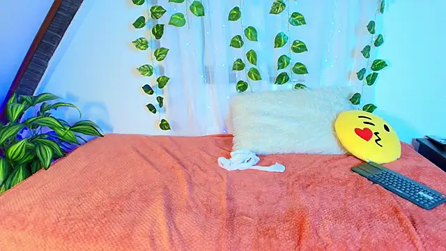 alanaa gomezz online show from April 8, 2026, 5:58 pm