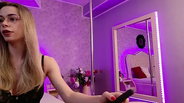 GracieCute online show from July 25, 2026, 3:14 am