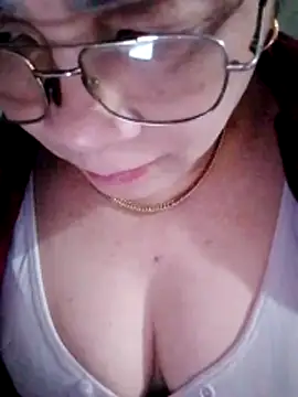 small-house123 online show from February 9, 2026, 1:20 pm