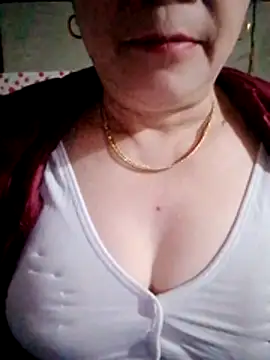 small-house123 online show from February 5, 2026, 1:18 pm