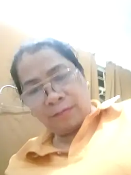 small-house123 online show from November 9, 2025, 10:36 pm