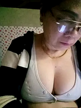 small-house123 online show from February 21, 2026, 7:16 pm