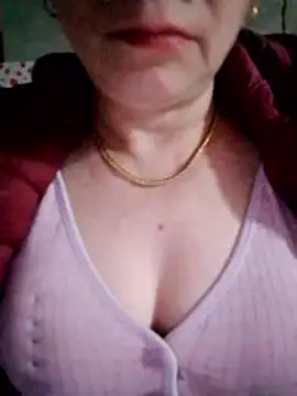 small-house123 online show from February 11, 2026, 1:55 pm