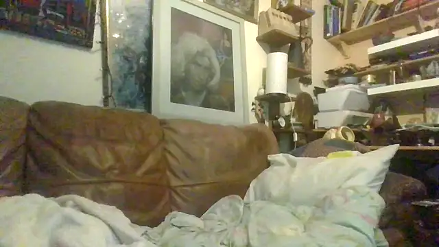 Snapshot of jigglethaypussi chatting on February 4, 2026, 12:16 am jigglethaypussi online show from February 4, 2026, 12:16 am