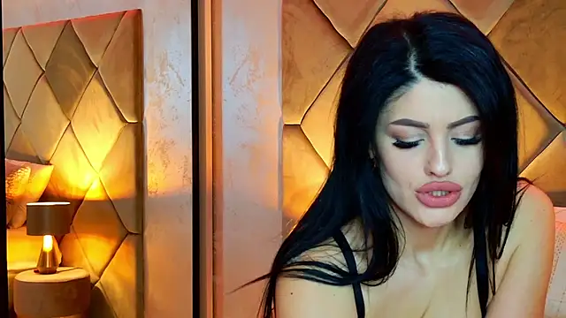 Snapshot of Myla-b chatting on February 9, 2026, 8:07 pm Myla-b online show from February 9, 2026, 8:07 pm