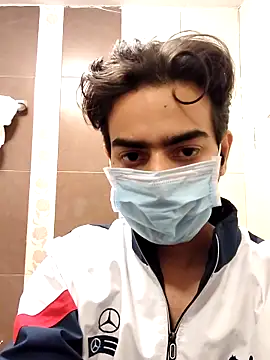 lelamera online show from November 3, 2025, 10:02 pm