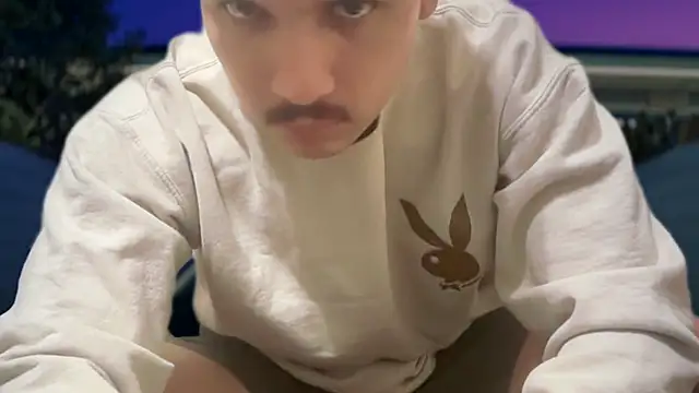 MikeLove222 online show from November 1, 2025, 11:26 am