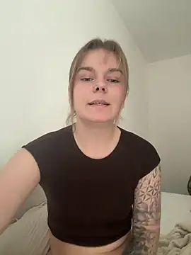 LisaFreierxx online show from June 3, 2026, 3:17 pm