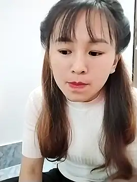 meeow-bimew online show from November 12, 2025, 2:04 am