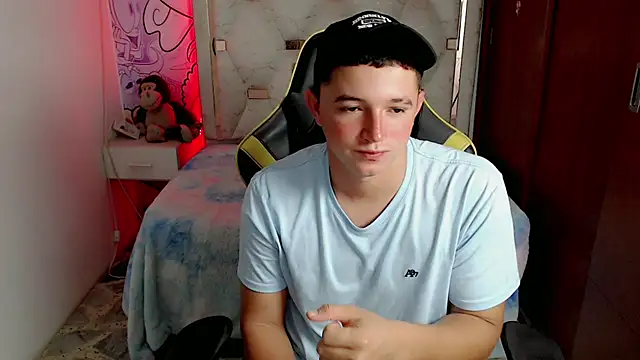 Snapshot of giorgio_box chatting on November 6, 2025, 12:31 pm giorgio box online show from November 6, 2025, 12:31 pm