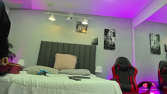 Snapshot of kendra_london chatting on March 5, 2026, 11:51 am kendra london online show from March 5, 2026, 11:51 am