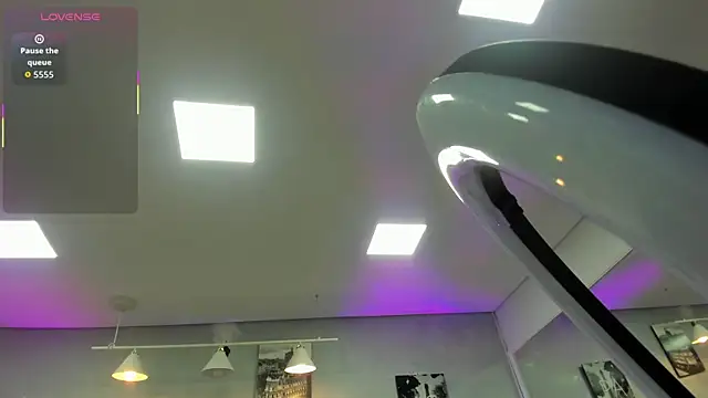 Snapshot of kendra_london chatting on April 8, 2026, 11:33 am kendra london online show from April 8, 2026, 11:33 am