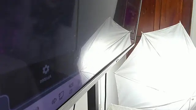 Snapshot of kendra_london chatting on April 13, 2026, 11:14 am kendra london online show from April 13, 2026, 11:14 am