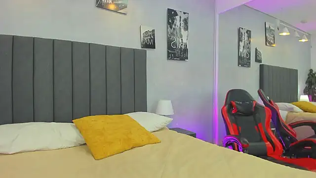 Snapshot of kendra_london chatting on March 17, 2026, 11:24 am kendra london online show from March 17, 2026, 11:24 am