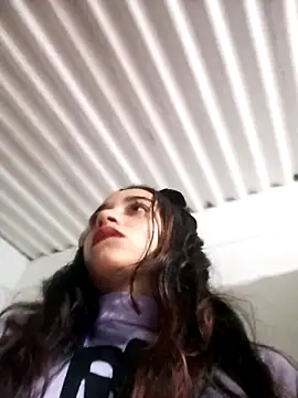 Skarlteth taylor online show from November 9, 2025, 8:29 am