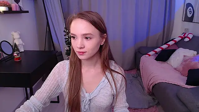 Snapshot of Adria_Arjona chatting on December 18, 2025, 7:35 am Adria Arjona online show from December 18, 2025, 7:35 am