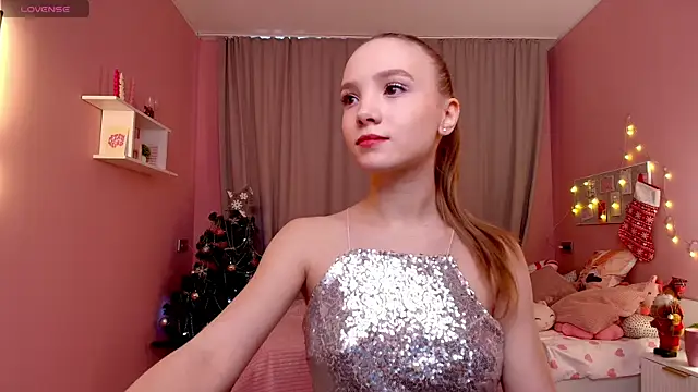 Snapshot of Adria_Arjona chatting on December 21, 2025, 7:32 am Adria Arjona online show from December 21, 2025, 7:32 am