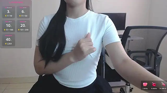 EllyShow22 online show from November 9, 2025, 3:21 am