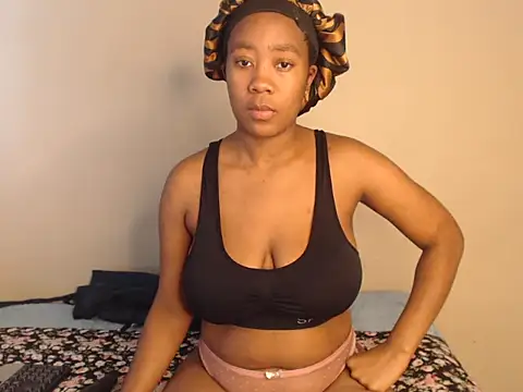 SexyLipss  online show from November 4, 2025, 1:48 pm