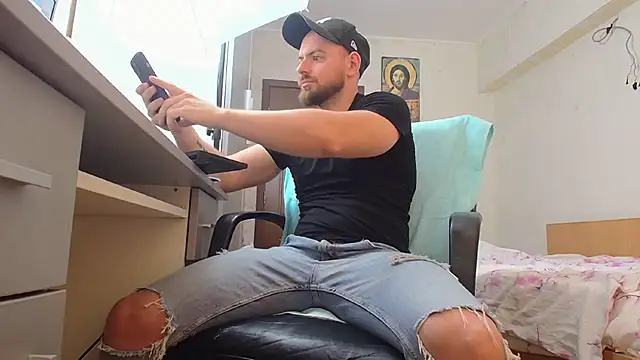Snapshot of Ryanstone_ chatting on July 9, 2026, 6:03 am Ryanstone online show from July 9, 2026, 6:03 am