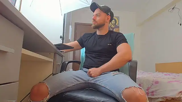 Snapshot of Ryanstone_ chatting on July 10, 2026, 6:13 am Ryanstone online show from July 10, 2026, 6:13 am