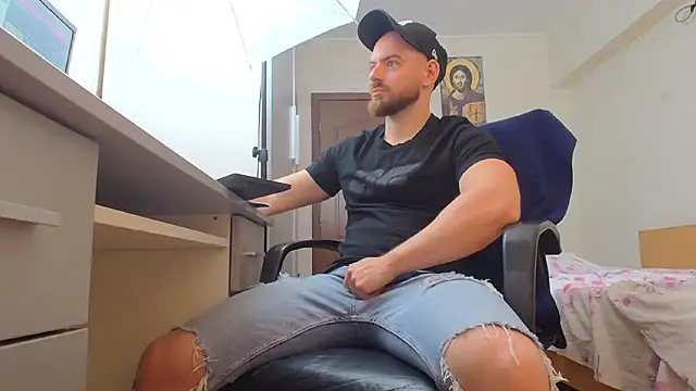 Ryanstone  online show from June 5, 2026, 6:52 am