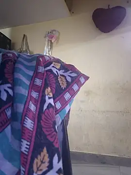 hyd couple7878 online show from November 18, 2025, 12:19 pm