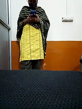 Snapshot of Soni_baby8 chatting on November 16, 2025, 8:08 am Soni baby8 online show from November 16, 2025, 8:08 am