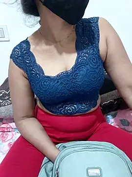 Aarti909090 online show from April 4, 2026, 6:58 pm