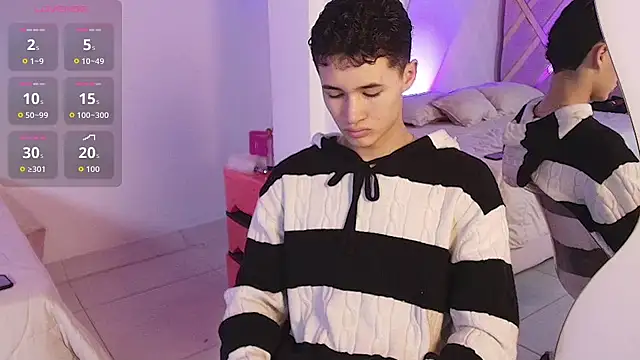 Snapshot of Eiden_Blake chatting on February 18, 2026, 4:43 am Eiden Blake online show from February 18, 2026, 4:43 am