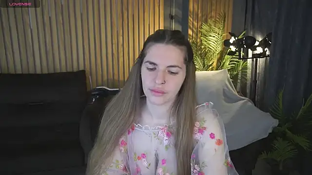 DanielaReign online show from March 26, 2026, 7:06 am