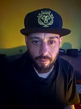 Snapshot of DonJuanDeBomboni chatting on November 3, 2025, 3:23 am DonJuanDeBomboni online show from November 3, 2025, 3:23 am