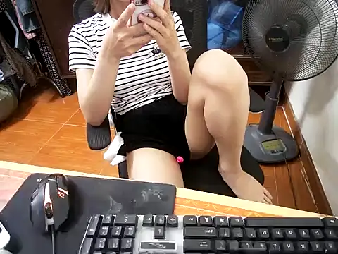 ---Lusi03--- online show from April 16, 2026, 3:46 pm