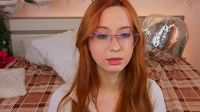 WICKEDEMBER online show from April 7, 2026, 2:02 am