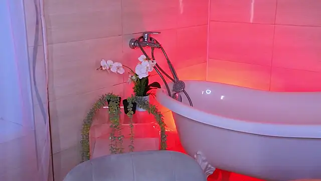 WICKEDEMBER online show from March 11, 2026, 1:21 am