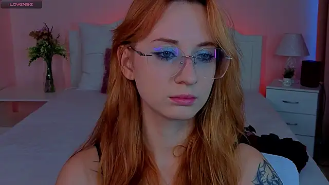 WICKEDEMBER online show from June 30, 2026, 1:38 am