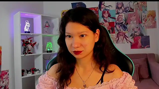 SaraDenars online show from November 28, 2025, 5:18 am