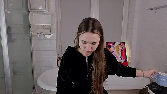 Snapshot of LeenaPuita chatting on February 23, 2026, 4:51 pm LeenaPuita online show from February 23, 2026, 4:51 pm