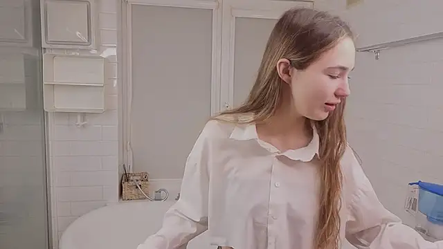 Snapshot of LeenaPuita chatting on February 7, 2026, 5:21 pm LeenaPuita online show from February 7, 2026, 5:21 pm